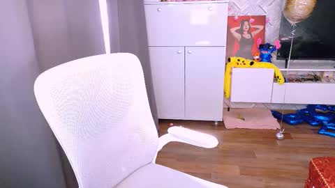 Snapshot of arianna_grend chatting on October 1, 12:10 pm Arianna online show from October 1, 12:10 pm