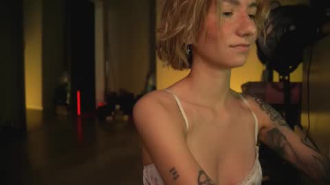 Snapshot of arianna_richi chatting on March 5, 6:01 am Olivka online show from March 5, 6:01 am