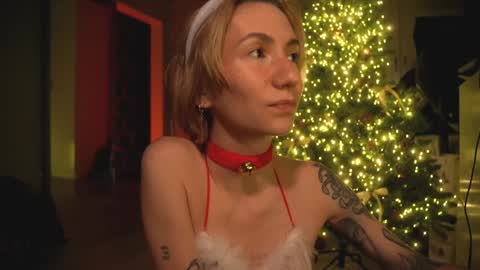 Snapshot of arianna_richi chatting on December 25, 5:48 am Olivka online show from December 25, 5:48 am