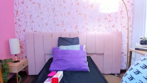 Snapshot of ariannaliss chatting on October 14, 12:08 pm Arianna online show from October 14, 12:08 pm