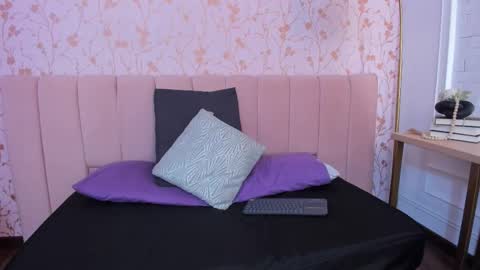 Snapshot of ariannaliss chatting on October 24, 12:12 pm Arianna online show from October 24, 12:12 pm