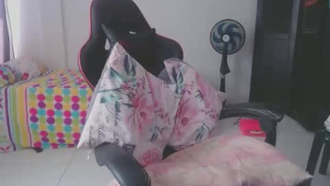 ariannaloovel online show from March 13, 6:31 pm