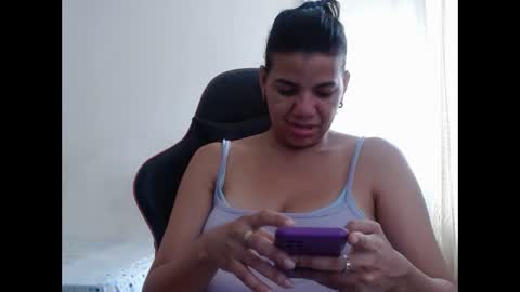 ariannaloovel online show from December 7, 5:53 pm