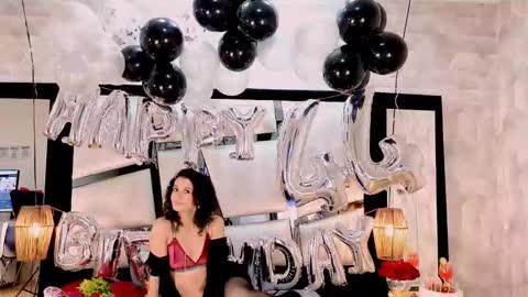 ariannarussell1 online show from November 17, 4:40 pm