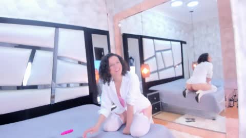 ariannarussell1 online show from February 14, 2:44 pm