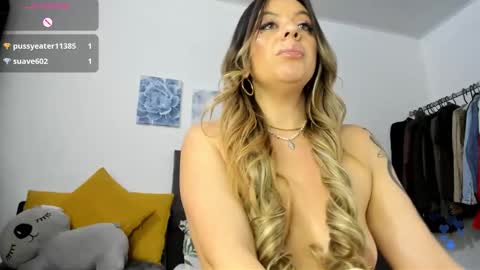 ariannawil online show from February 18, 11:37 pm