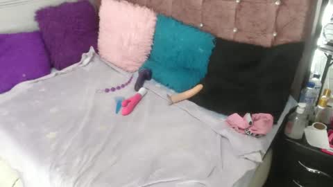 ariasmithog online show from September 30, 4:01 pm