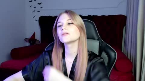 Snapshot of ariawell chatting on October 28, 6:13 pm Aria online show from October 28, 6:13 pm