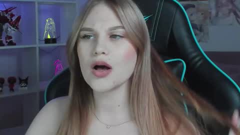 Snapshot of ariawell chatting on October 20, 7:06 pm Aria online show from October 20, 7:06 pm