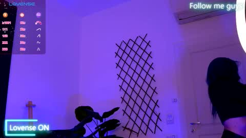 Aria  online show from October 3, 8:03 pm