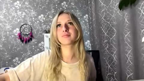 Alice online show from April 25, 1:41 pm