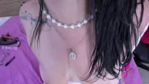 ariela__ online show from September 10, 6:02 am