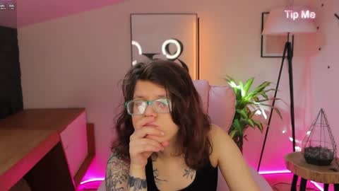 Ariell Mini online show from June 1, 5:42 am