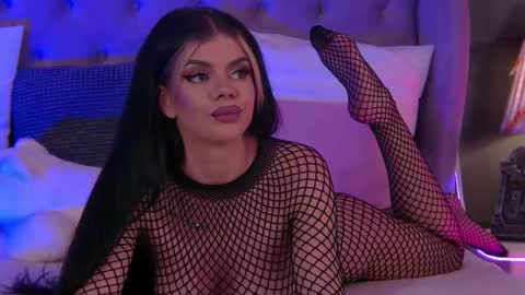 Snapshot of ariellsweety chatting on October 17, 5:27 pm Ariell online show from October 17, 5:27 pm