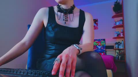 arielstonks_lovee online show from January 8, 6:31 am