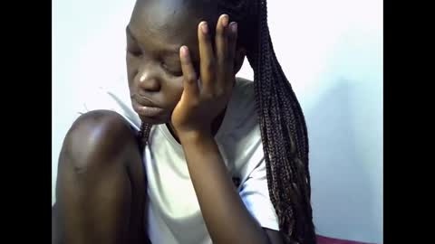 Snapshot of aries_eve chatting on October 29, 6:07 am aries_eve online show from October 29, 6:07 am