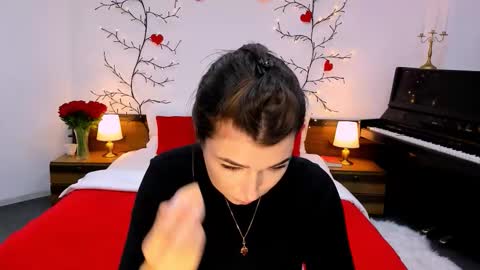 Snapshot of arigraynor chatting on September 23, 9:18 am Ari online show from September 23, 9:18 am