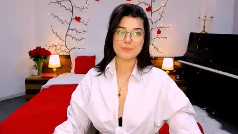 Snapshot of arigraynor chatting on October 25, 9:17 am Ari online show from October 25, 9:17 am