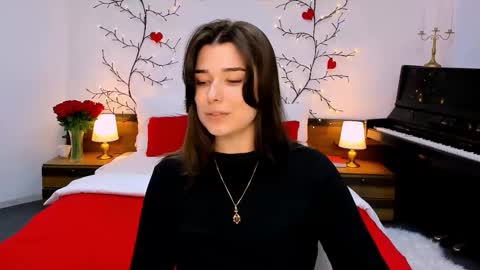 Snapshot of arigraynor chatting on September 29, 1:27 pm Ari online show from September 29, 1:27 pm