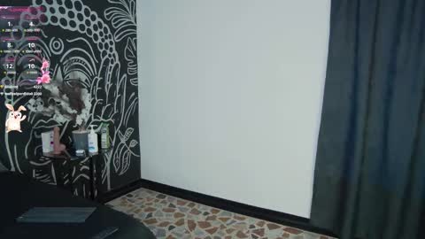 Snapshot of arii_moon chatting on October 21, 8:02 pm Ari online show from October 21, 8:02 pm