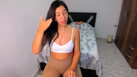 Snapshot of aristena_01 chatting on January 21, 12:39 pm aristena_01 online show from January 21, 12:39 pm