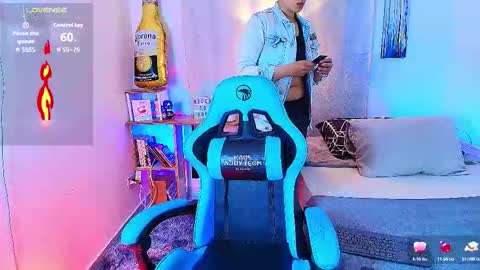 noah and ivy online show from September 24, 3:05 am