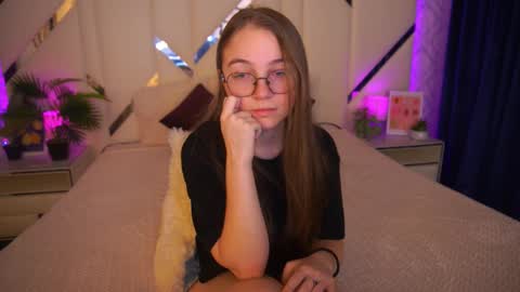 arrinawair online show from November 14, 9:20 am