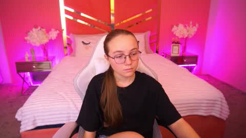 arrinawair online show from October 9, 8:18 am