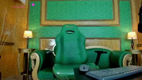 Snapshot of arrkabella chatting on February 11, 6:22 pm    online show from February 11, 6:22 pm