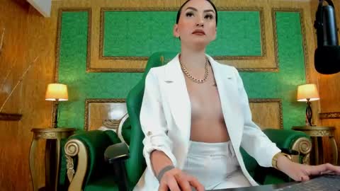 Snapshot of arrkabella chatting on February 12, 7:24 pm    online show from February 12, 7:24 pm