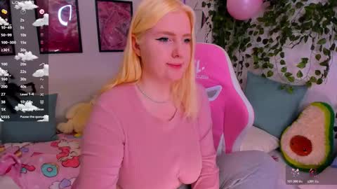 art_lovee_ online show from February 6, 2:04 am