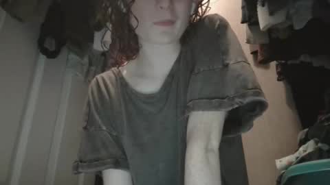 artemiwoods06 online show from April 17, 2:35 am