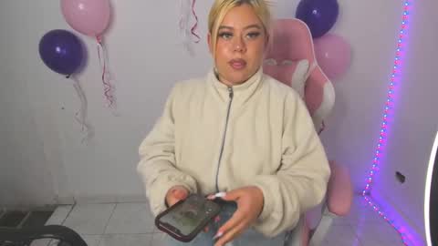 Snapshot of arthemiss033 chatting on October 24, 2:29 am Val online show from October 24, 2:29 am