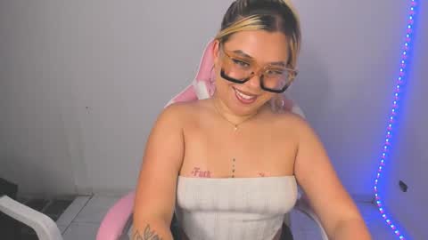 Snapshot of arthemiss033 chatting on September 9, 1:38 am Val online show from September 9, 1:38 am