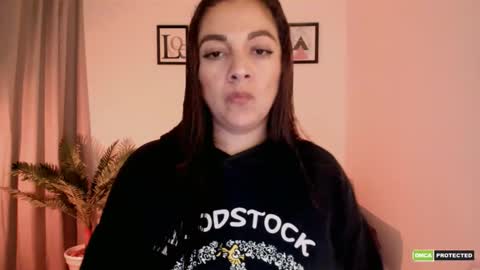 Snapshot of artmist_ chatting on October 15, 8:11 pm Eli online show from October 15, 8:11 pm