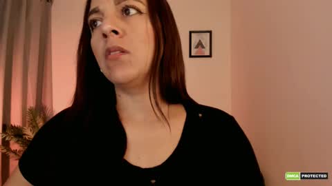 Snapshot of artmist_ chatting on October 5, 6:46 pm Eli online show from October 5, 6:46 pm