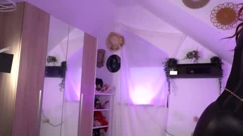 Amalia online show from October 15, 5:54 am