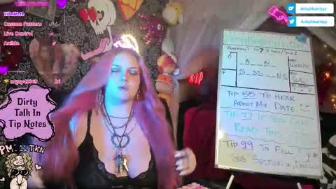 ArtsyHeartsyy online show from November 11, 2:18 am