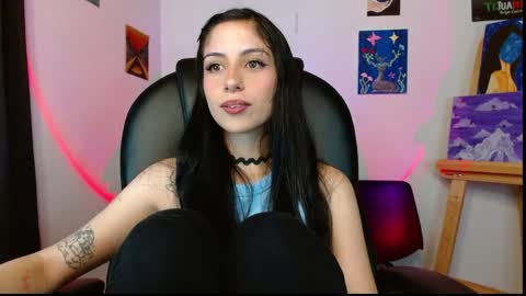   Independent Model online show from May 22, 6:17 pm