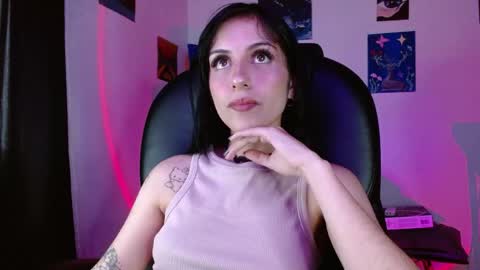   Independent Model online show from May 8, 8:54 pm