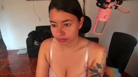 Arya Miller online show from October 4, 1:50 pm