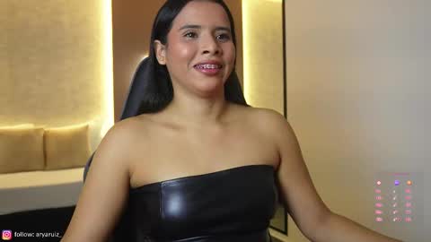 Snapshot of arya_ruiz chatting on October 20, 12:41 pm Arya online show from October 20, 12:41 pm