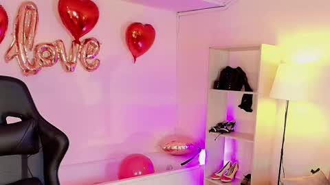 Snapshot of arytorres chatting on February 25, 12:05 pm Catalina online show from February 25, 12:05 pm