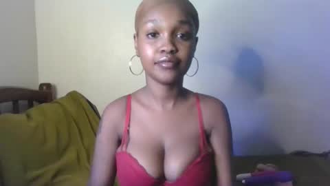 Snapshot of ashanti_reign chatting on September 15, 4:10 am ashanti_reign online show from September 15, 4:10 am