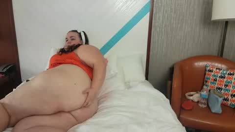 SweetAshCheeks online show from April 22, 9:45 pm
