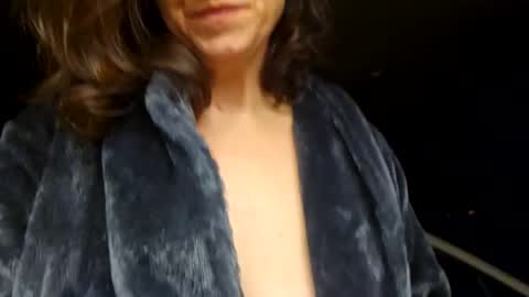 Snapshot of ashelynngrey1986 chatting on January 19, 6:20 am Ashelynn Grey online show from January 19, 6:20 am
