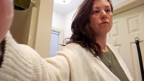 Snapshot of ashelynngrey1986 chatting on January 28, 3:15 am Ashelynn Grey online show from January 28, 3:15 am