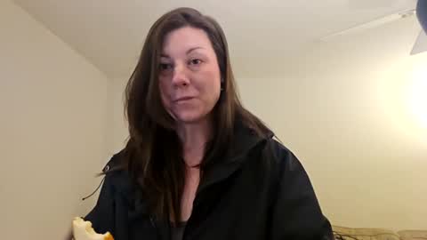 Snapshot of ashelynngrey1986 chatting on December 24, 12:33 am Ashelynn Grey online show from December 24, 12:33 am