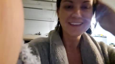 Snapshot of ashelynngrey1986 chatting on February 1, 7:26 am Ashelynn Grey online show from February 1, 7:26 am