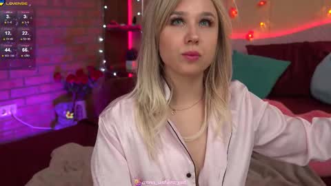Snapshot of asherat69 chatting on September 10, 5:46 pm Anna Anya online show from September 10, 5:46 pm